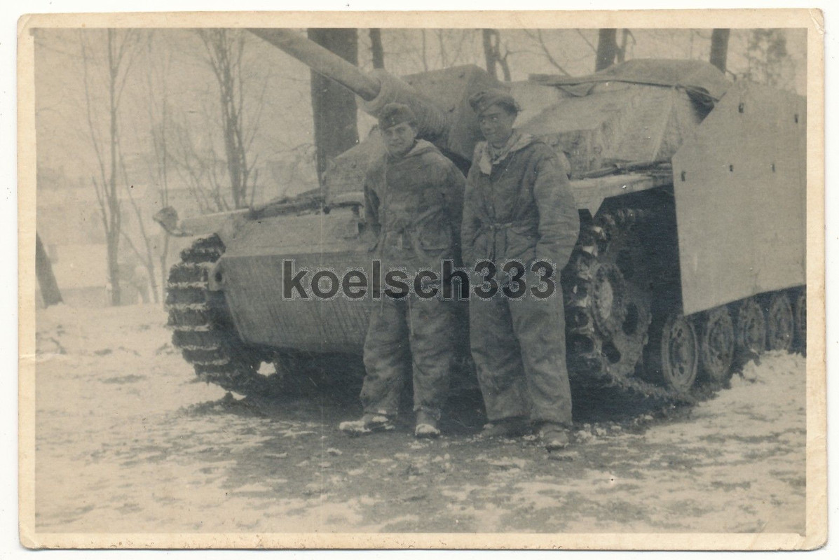 Foto Sturmgeschütz Brigade 322 StuG Panzermänner