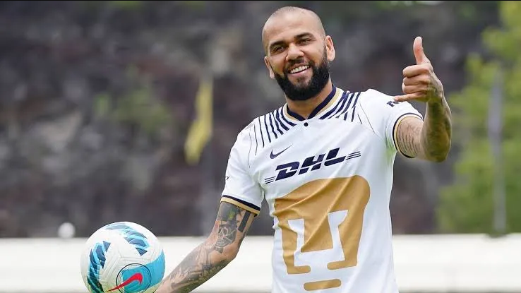 Critican convocatoria de Dani Alves en Brasil para el Mundial de Qatar 