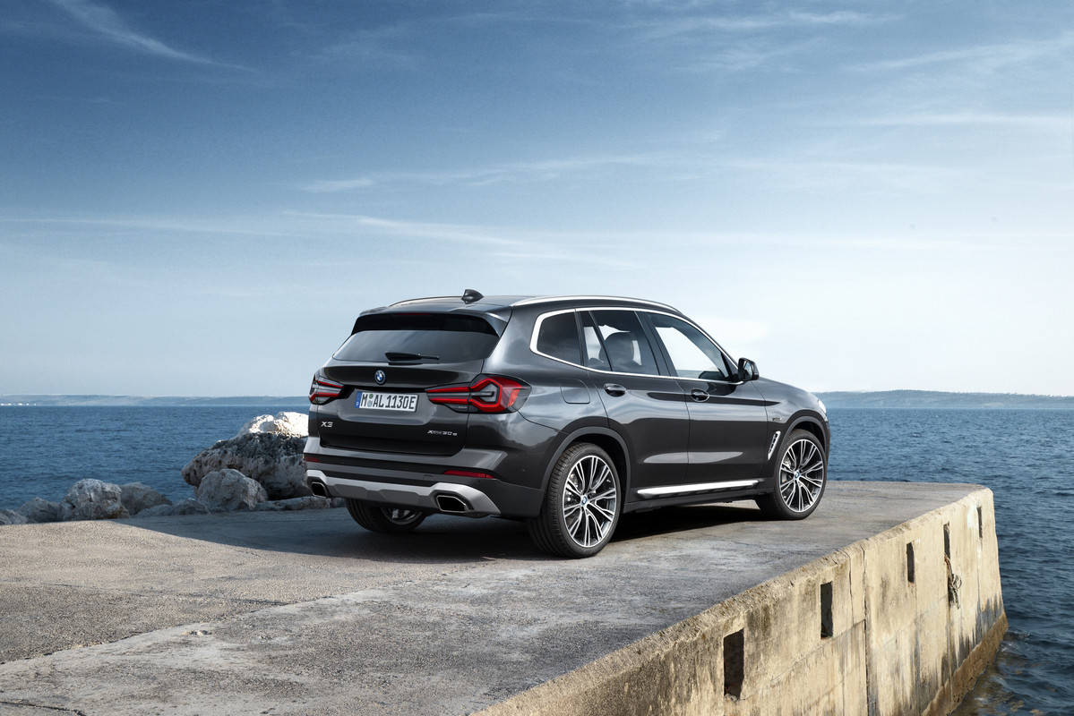 P90424718_highRes_the-new-bmw-x3-xdriv