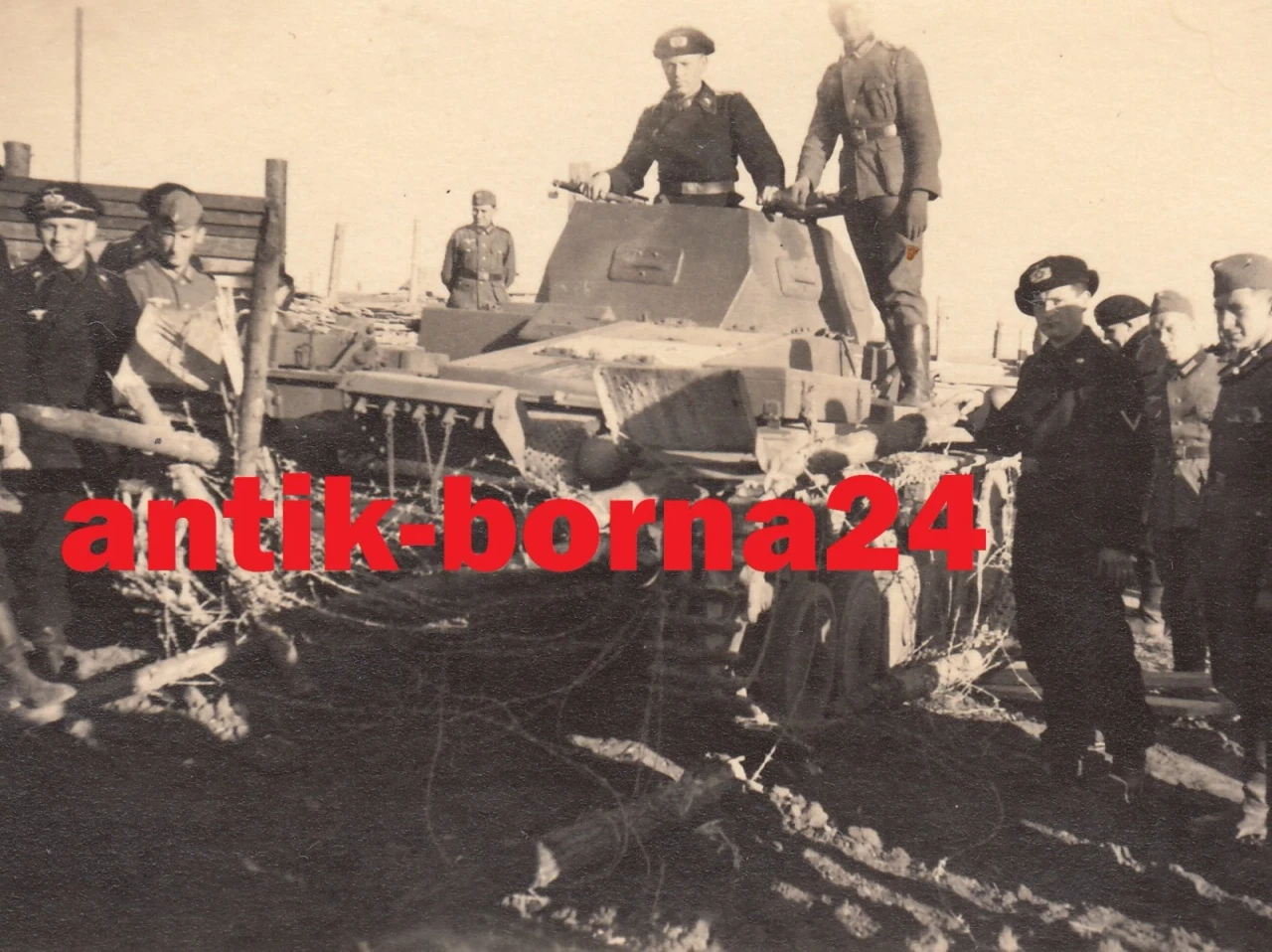 Foto Soldat Einmarsch Sudetenland Nikolsburg Mikulov Panzer Tank Sperren 180