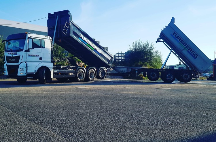 E5768199-E2BC-4683-8878-072197A64565