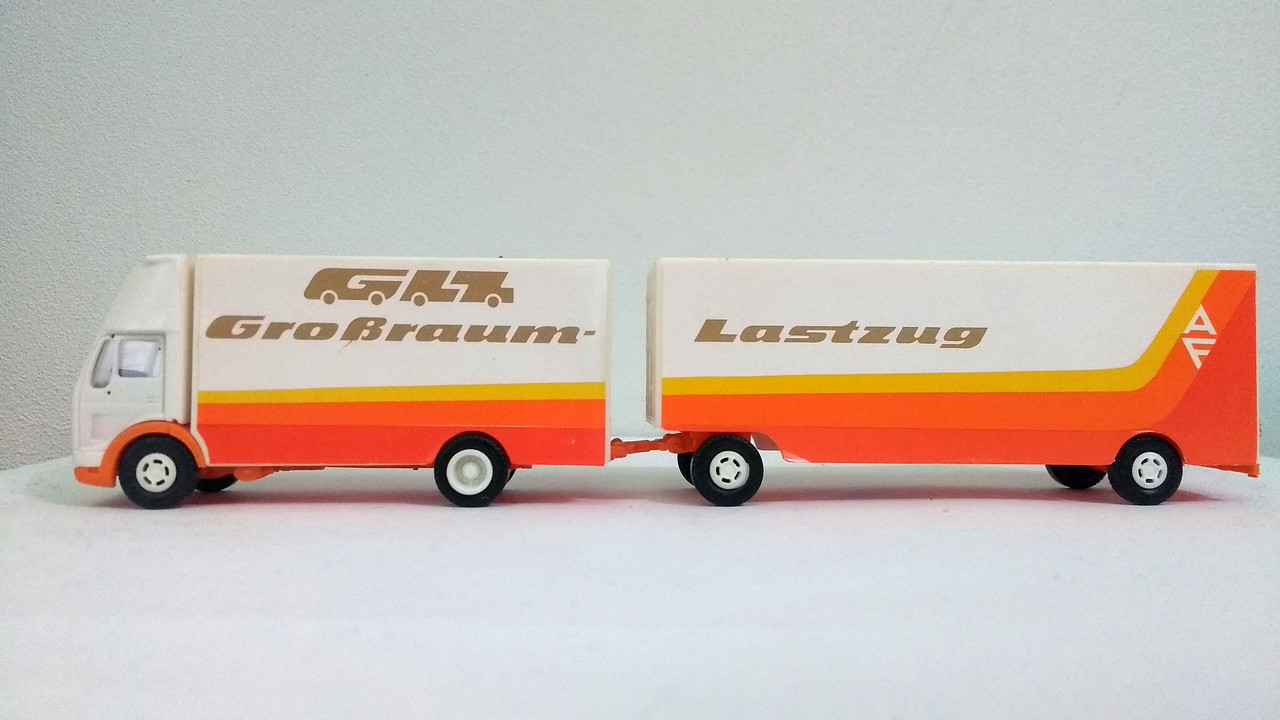 Mach (2351)