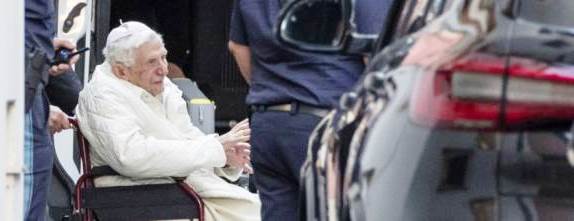 La lezione di Ratzinger in foto dans Articoli di Giornali e News Benedetti-XVI