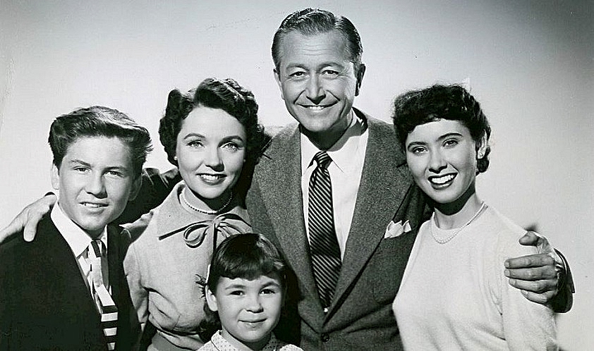 FATHER-KNOWS-BEST-JANE-WYATT-ELINOR-DONAHUE-FOTOR.jpg