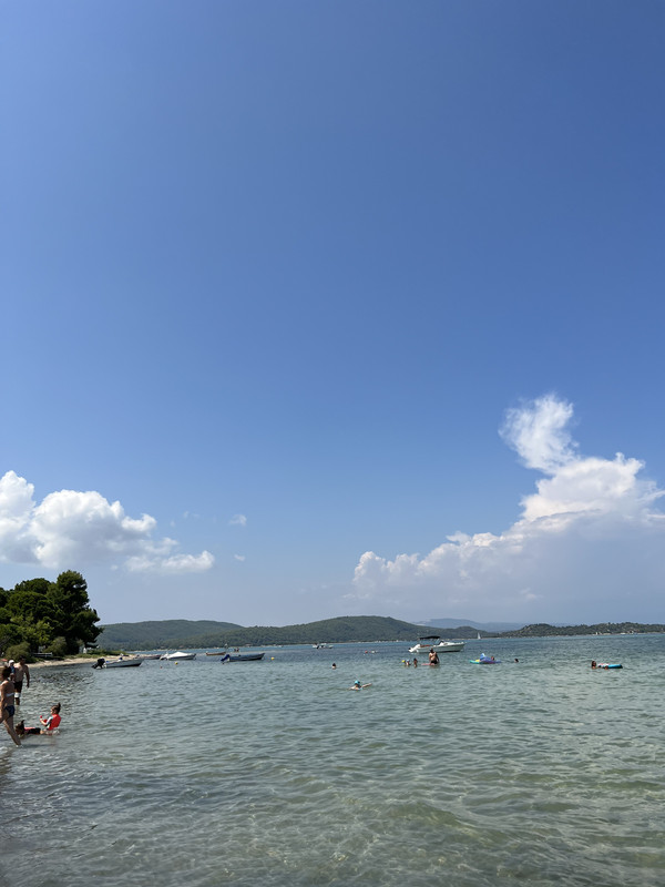 A2AD32BD-D4E4-4EB8-A074-9B50025F8FD8