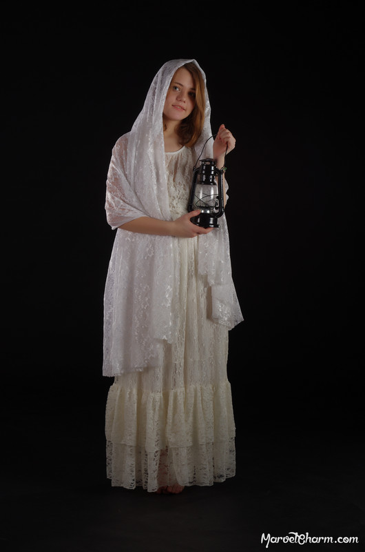 MarvelCharm_Nicolette-Lantern-006