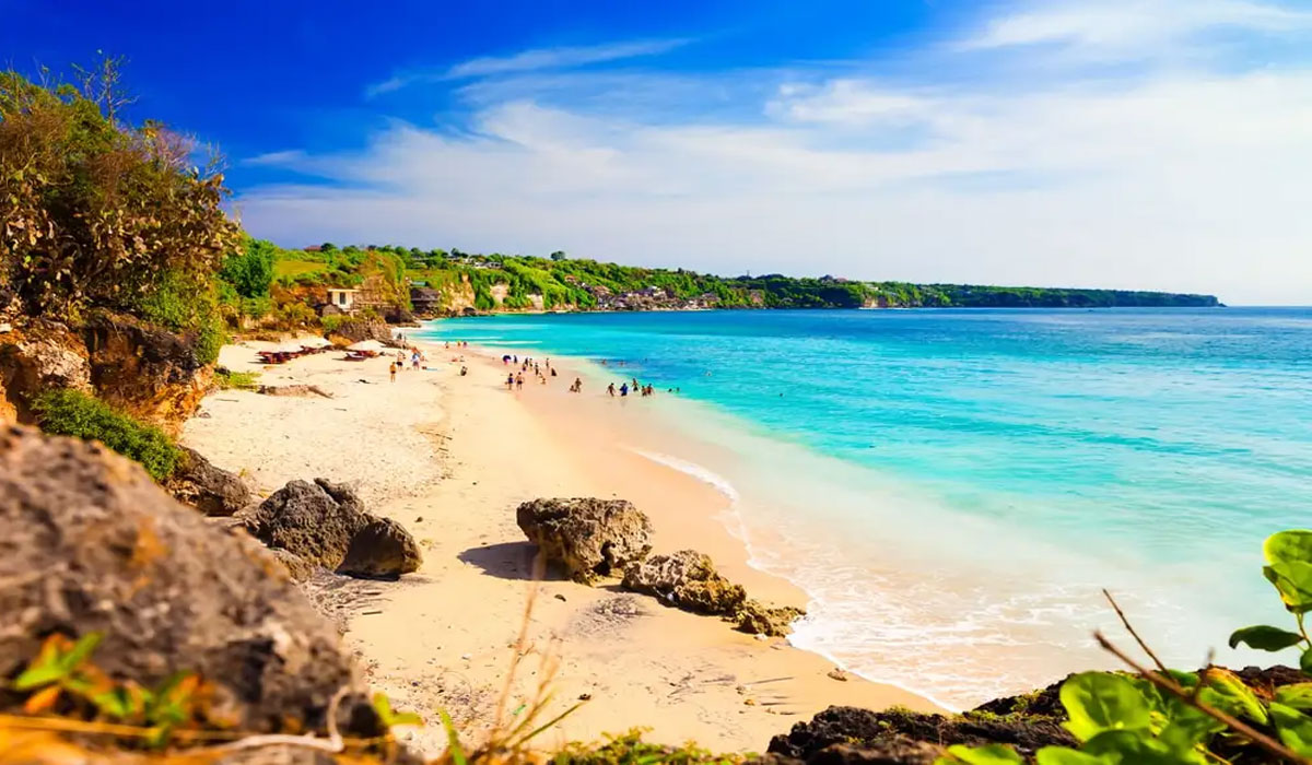 Pantai Dreamland, Wisata Asik yang Wajib Dikunjungin di Bali