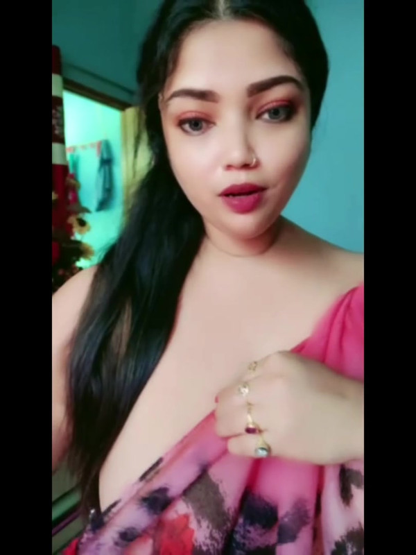 Beauty Maya Covering Boobs with saree