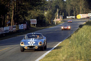  1964 International Championship for Makes - Page 3 64lm05-Cobra-Day-D-Gurney-B-Bondurant-18