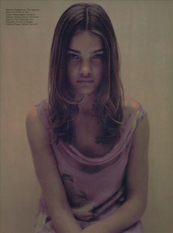 ARCHIVIO - Vogue Italia (February 2001) - People To Watch - 006