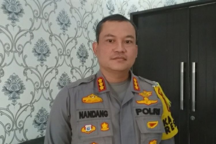 Kapolresta Pekanbaru Kombes Pol Nandang Mumin Wijaya saat diwawancarai Kompas.com terkait kasus penganiayaan pengemudi ojol di Kelurahan Tangkerang Selatan, Kecamatan Bukit Raya, Kota Pekanbaru, Riau, Minggu (5/7/2020).