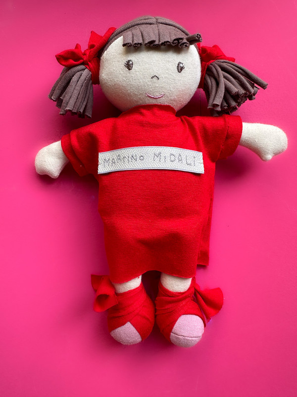 Martino Midali, le due nuove bambole per il Wall of Dolls di Milano Martino Midali, le due nuove bambole per il Wall of Dolls di Milano