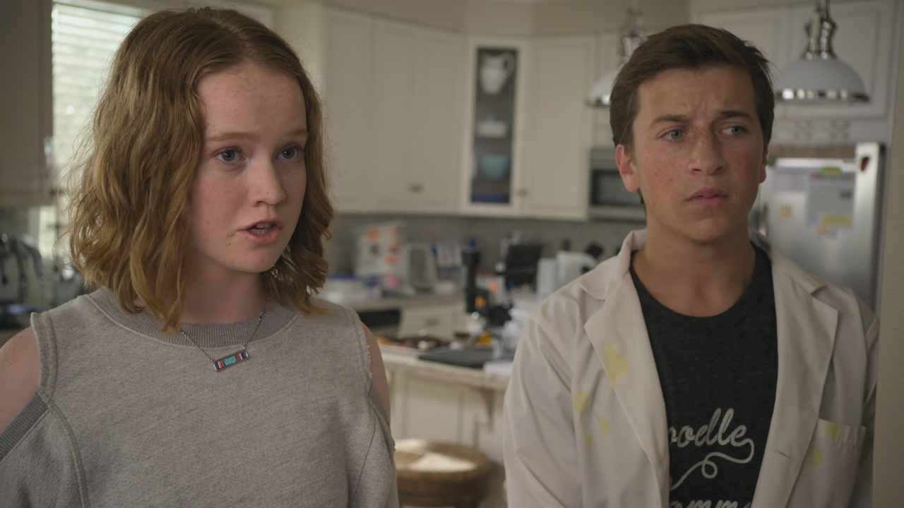 Santa.Clarita.Diet.2x01.Nessuna.Famiglia.E.Perfetta.ITA.ENG.1080