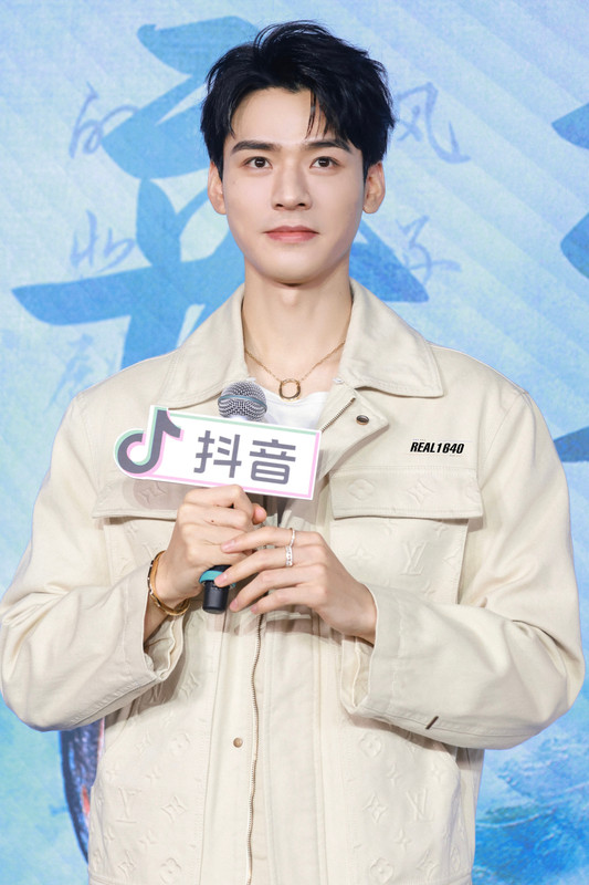 006CT39Tgy1hg4dftlmrej31yo2y0x6q