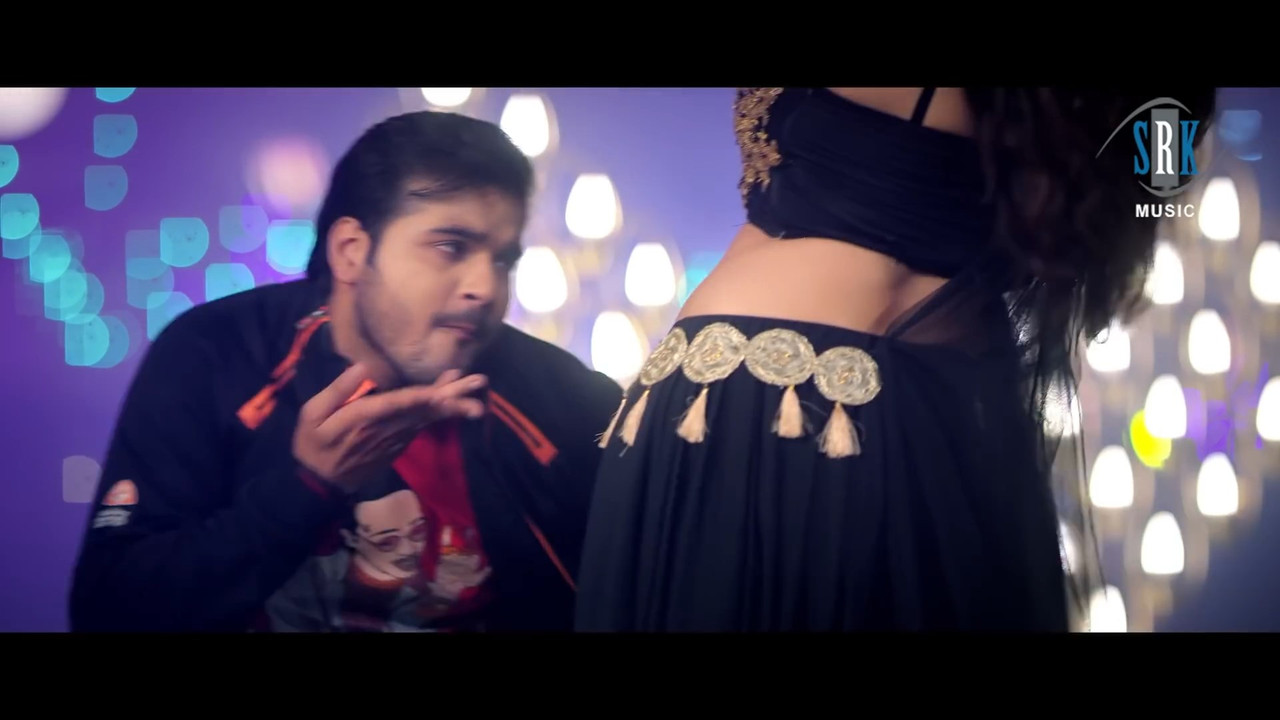 [Image: Aamrapali-Dubey-Hot-New-Song-from-Kathar...23-531.jpg]