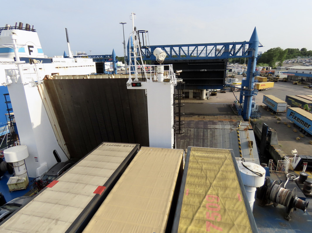 B9EF9136-8955-458C-95D4-CD2D6AC269B3