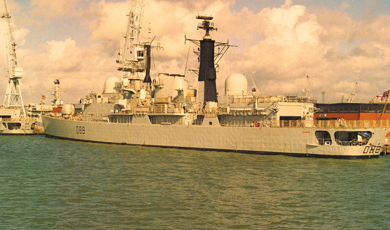 HMS Glasgow (D.88)-3