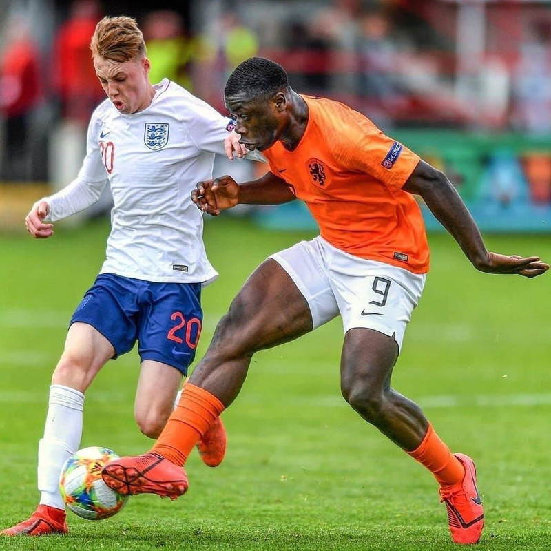 B7FC321F-2095-4F3D-8BB7-6CA6413176CB