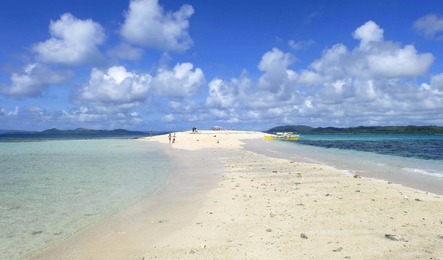 --DÍA 4 (14 junio): Tri-island (Daku, Guyam y Naked) + Mam-on - Un mes por Filipinas y Tailandia con niñas (2025) (4)
