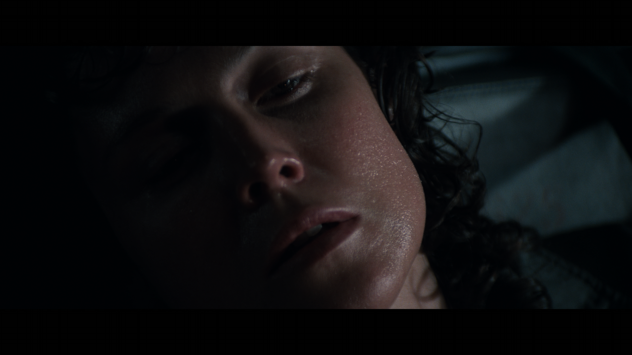 Alien (Theatrical Cut).mkv_snapshot_01.44.04_[2020.07.06_21.46.38]