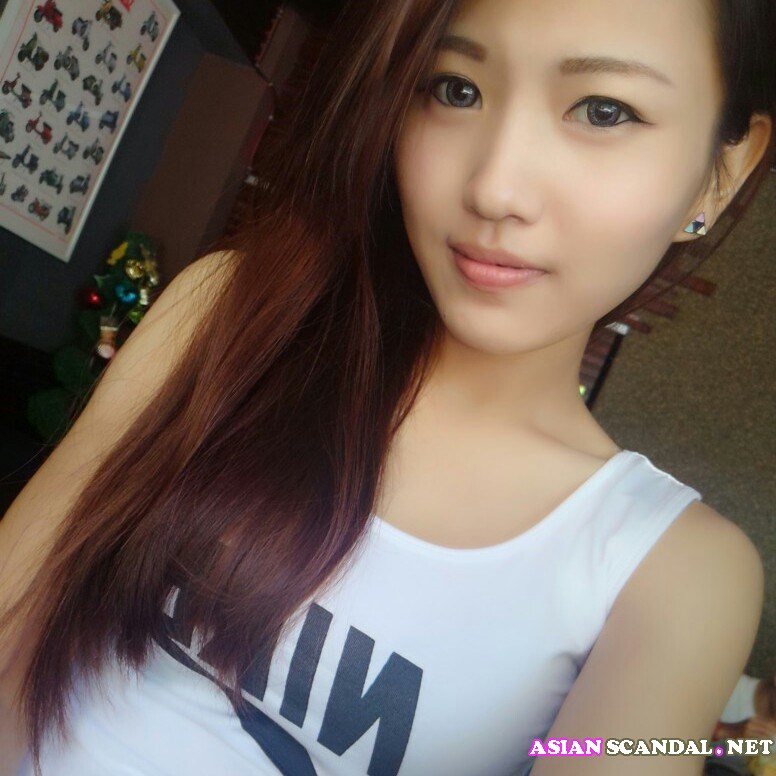 Beautiful model Ke Xiyi has sex with photographer