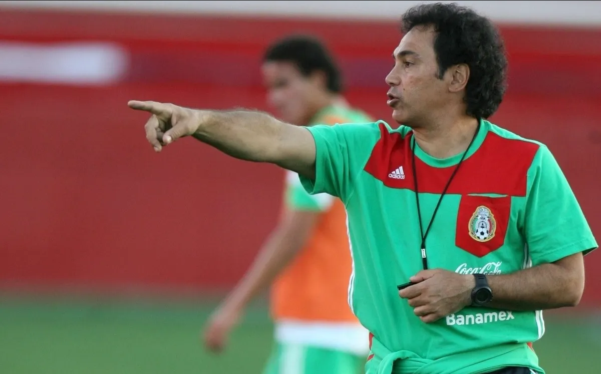 Hugo Sánchez pide ser el entrenador del Tri:
