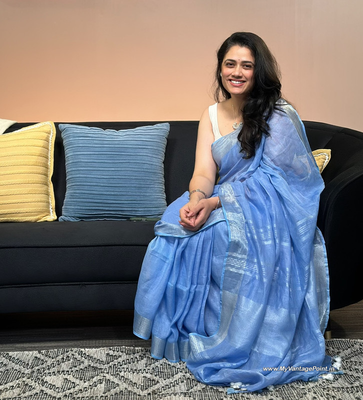 4-Girija-Oak-Godbole-Photos-in-Blue-Saree-and-White-Blouse-in-Lallantop-Interview-My-Vantage-Point
