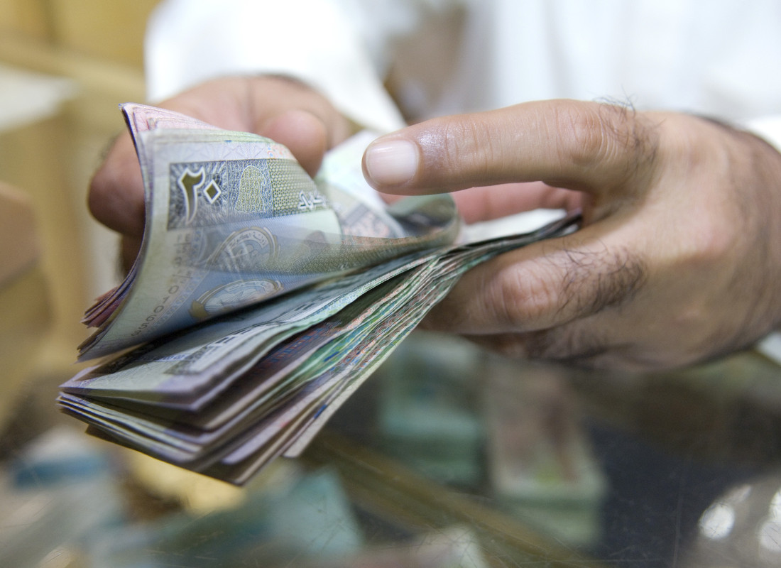 مصارف لا تقرض غير الكويتيين رواتبهم أقل من 600 دينار وتشترط 1250