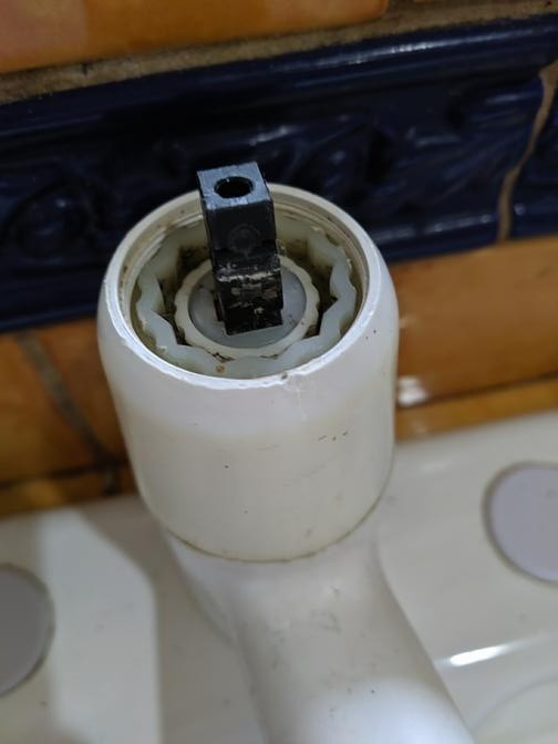 Pfister 53350 single faucet kitchen faucet no water