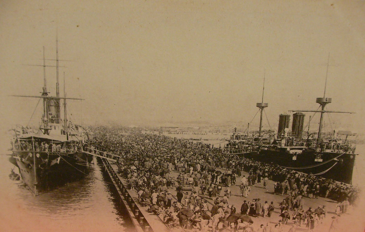 5-1. Chiyoda (слева) and Akitsushima (справа)