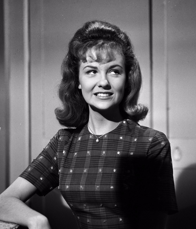 shelley_fabares_b18