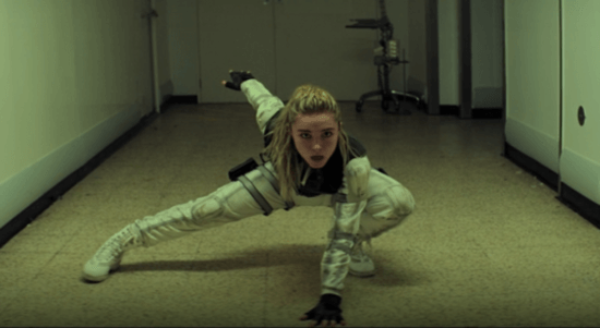 florence-pugh-as-yelena-belova-aka-black-widow-superhero-pose-550x301
