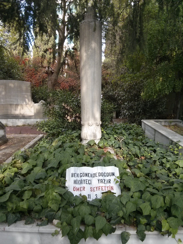 Ömer_Seyfettin_mezar