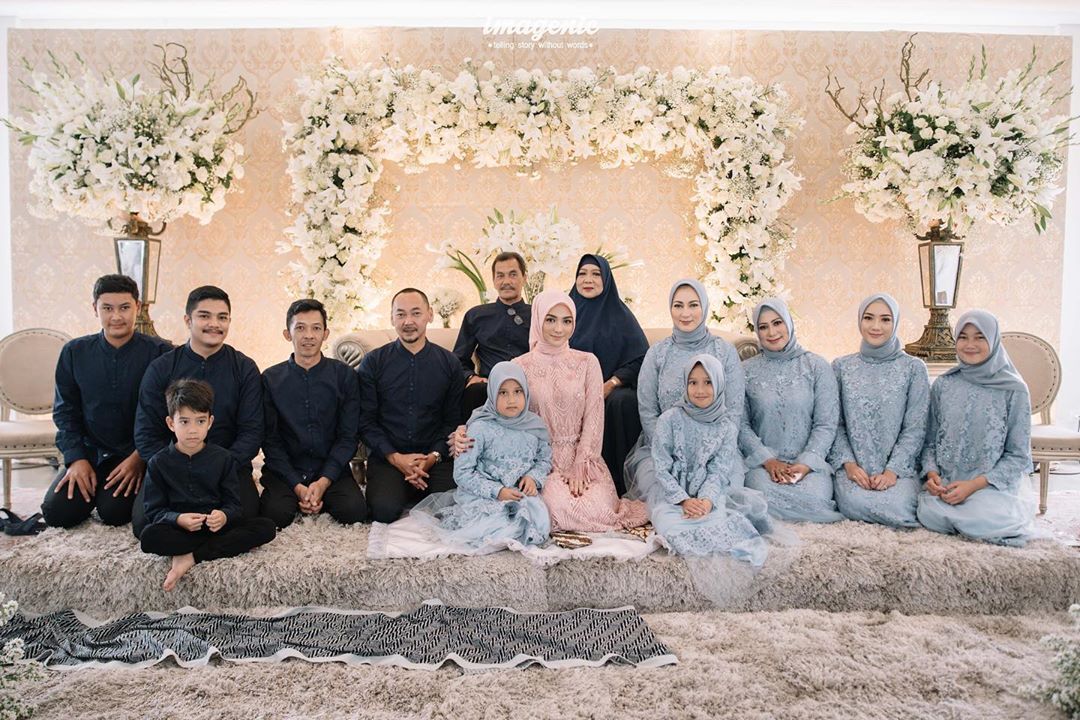 Keluarga besar Citra Kirana