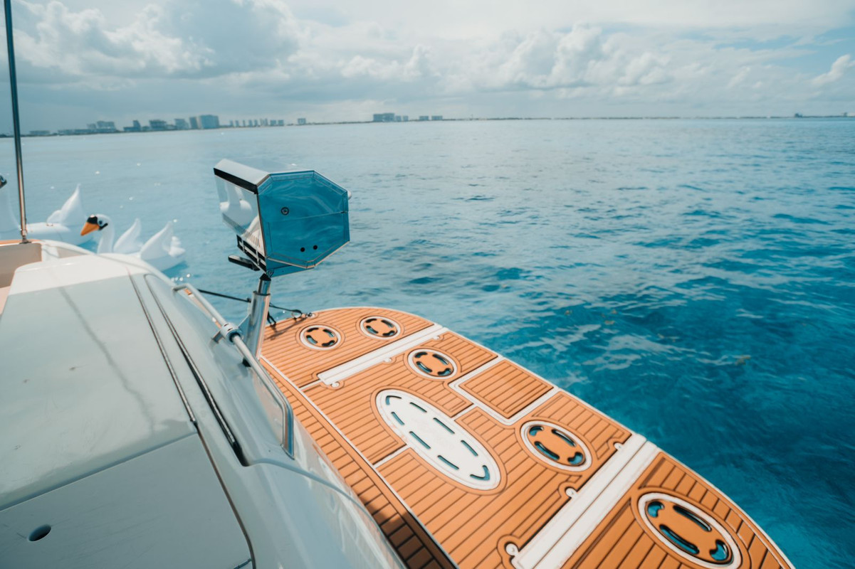Sea Daddy 50 ft boat charter Cancun - Panoramic view showing spacious deck perfect for Isla Mujeres tours
