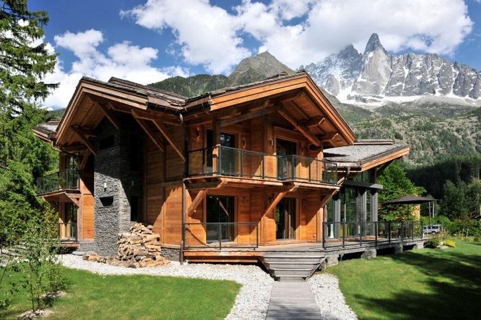 What are the Common Issues That Necessitate the Rehabilitation of Chalets