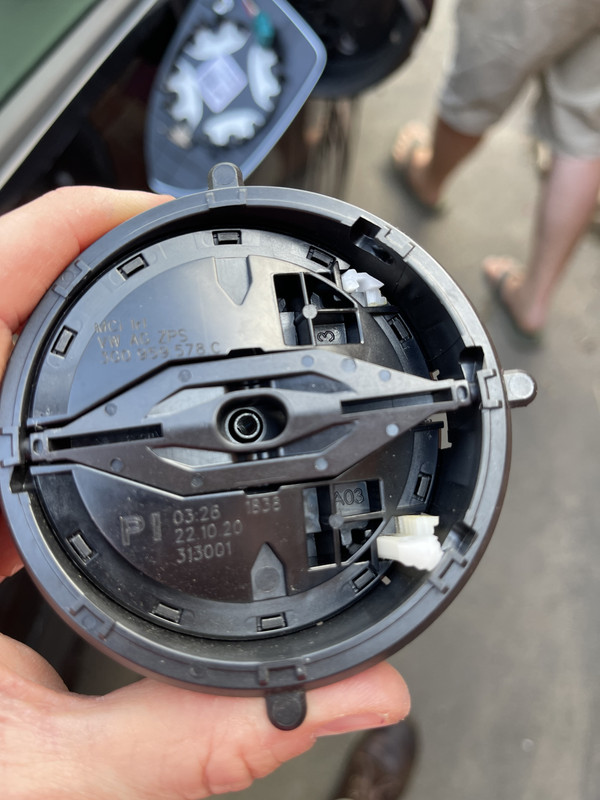 1DB8BC0A-D891-41D9-A500-D250435EA101