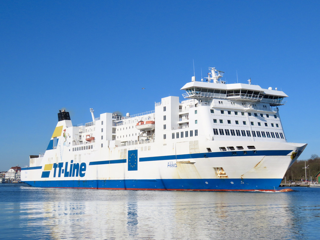 7C5D426D-AD13-442C-A86F-35ACDFA694E7