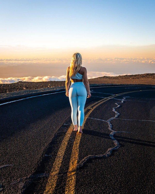 legins-w-a-view-MAUI.