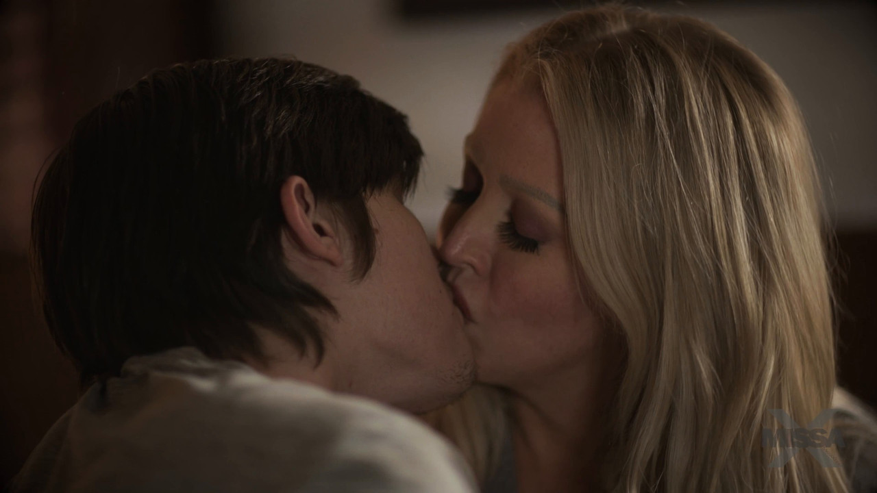 Alura Jenson - Helping Out Mom Pt 2 - MISSAX.mp4.0005