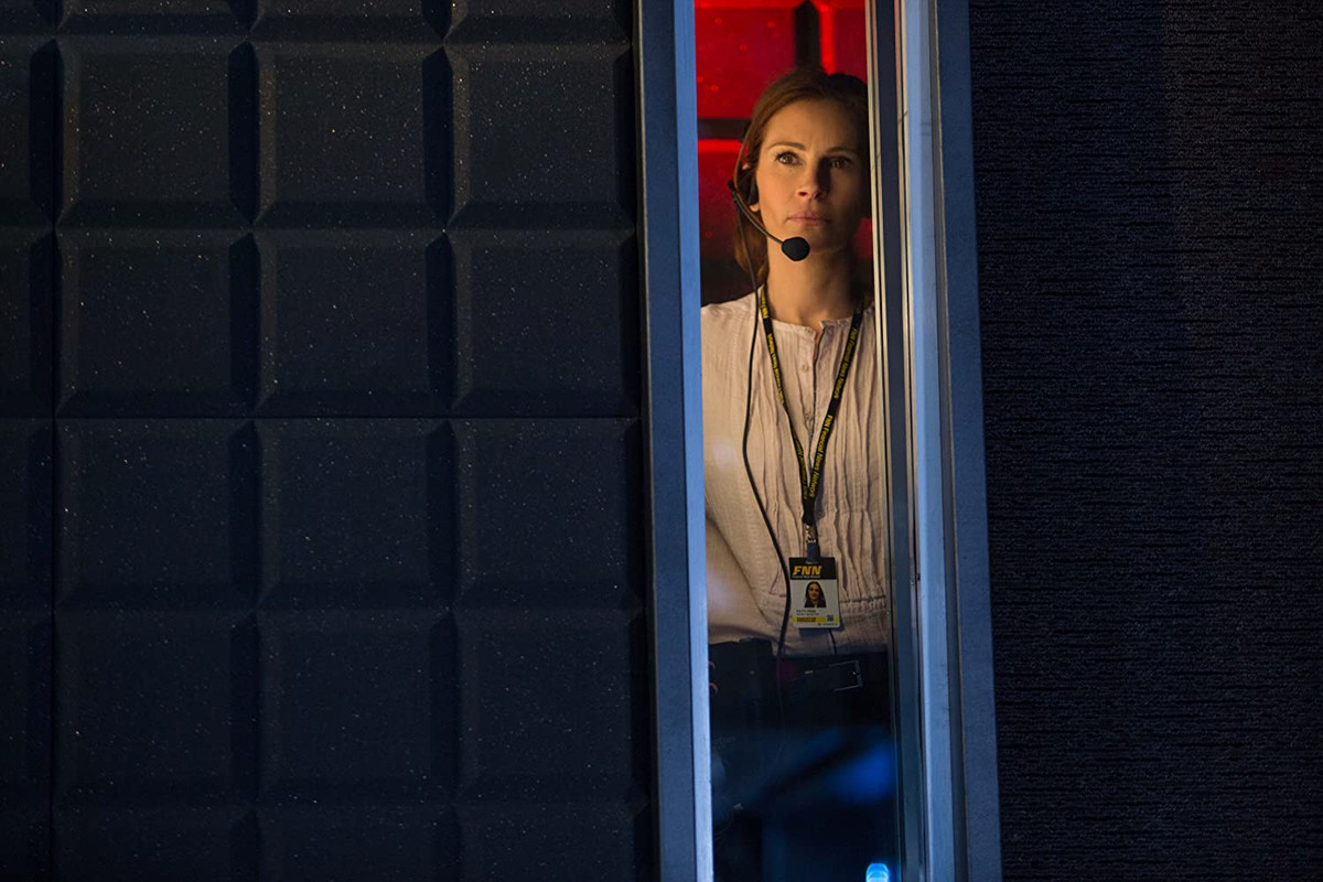 Julia Roberts dalam in Money Monster (2016)