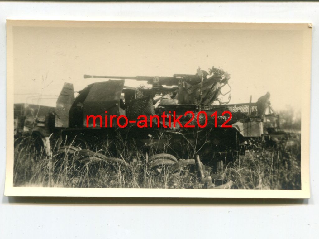 zerstörtes Sdkfz, Halbkette, Geschütz, Nahaufnah