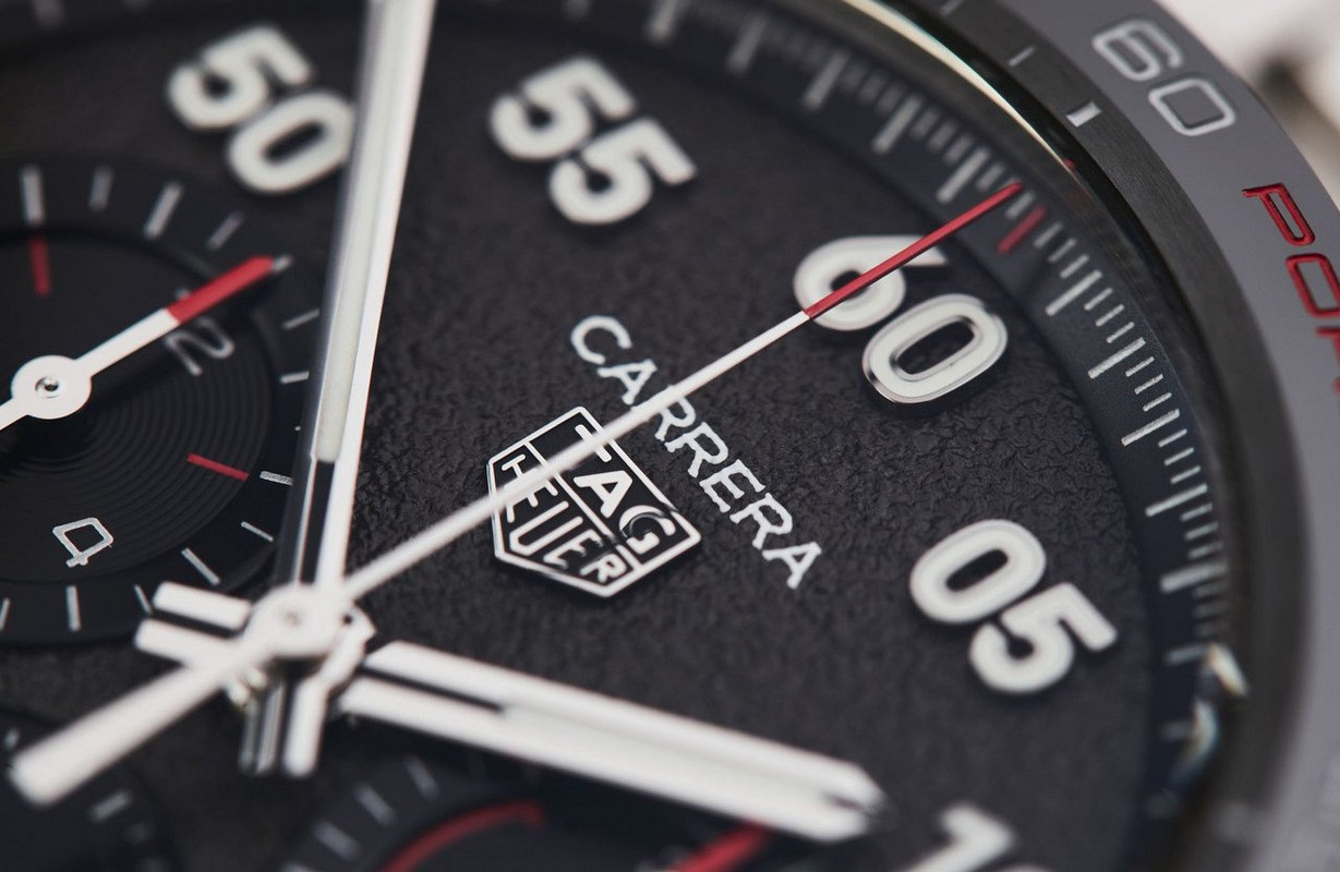 TAG-Heuer-Carrera-CBN2A1F-14587-768x500@2x