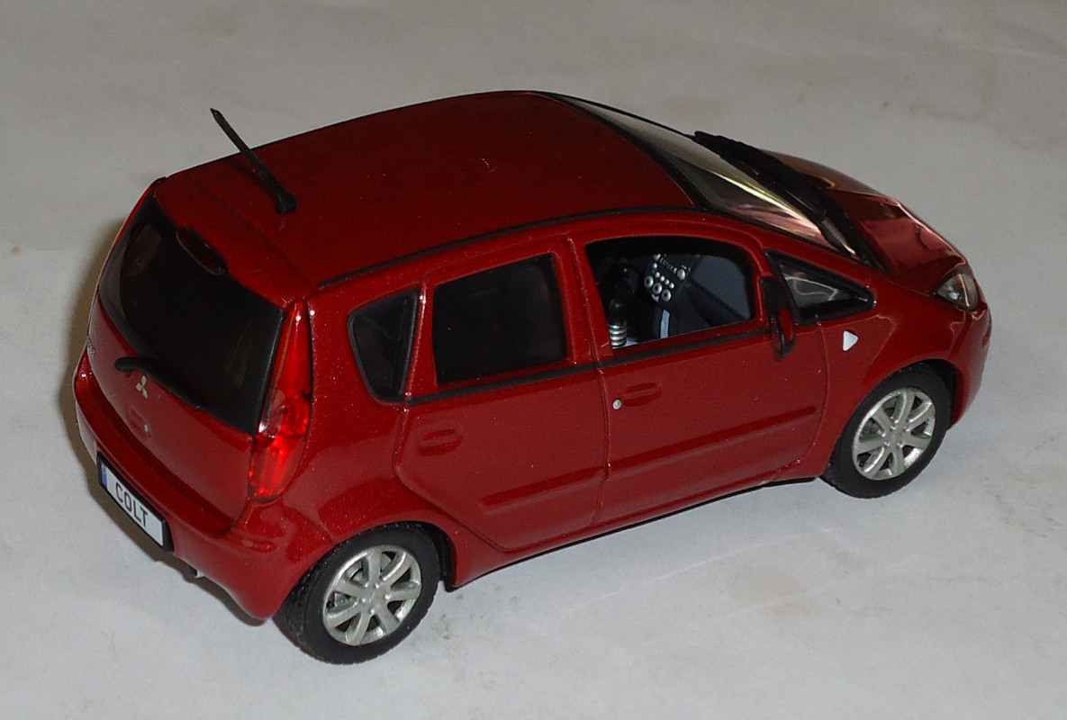 Mitsubishi-Colt2