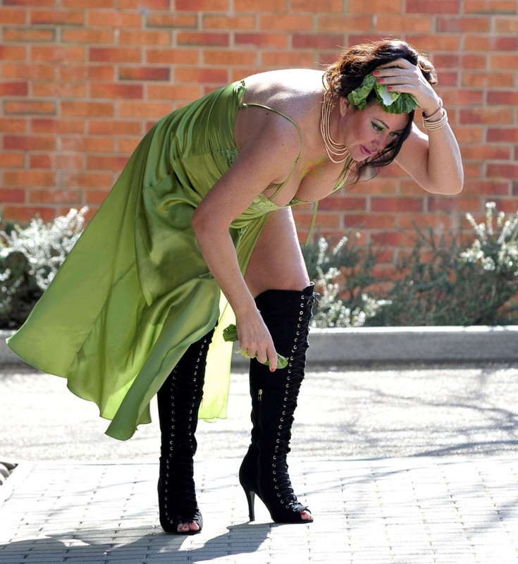 Lisa-Appleton-UpskirtSTARS.com-16-1-1024x1467 (9)