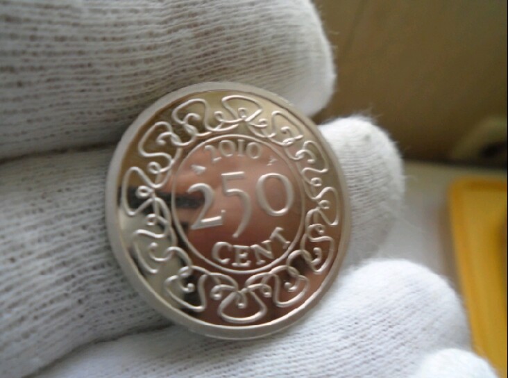 250 Cents 2010. Surinam 20190903-193309