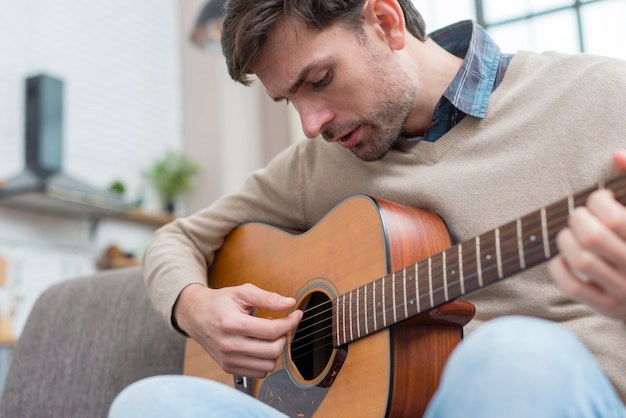 Finger-Picking Style Guitar Lessons