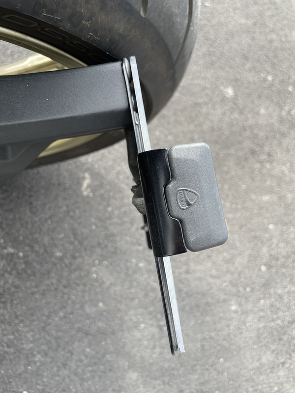 D8B0FE1D-B535-4453-B142-CF3B82FDDC57