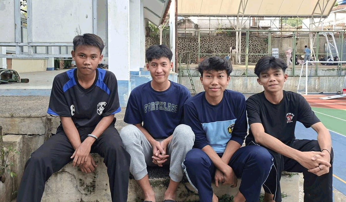 Semangat Tak Padam: Kisah Nyata Siswa Meraih Mimpi di Sekolah Bandung Semangat Tak Padam: Kisah Nyata Siswa Meraih Mimpi di Sekolah Bandung