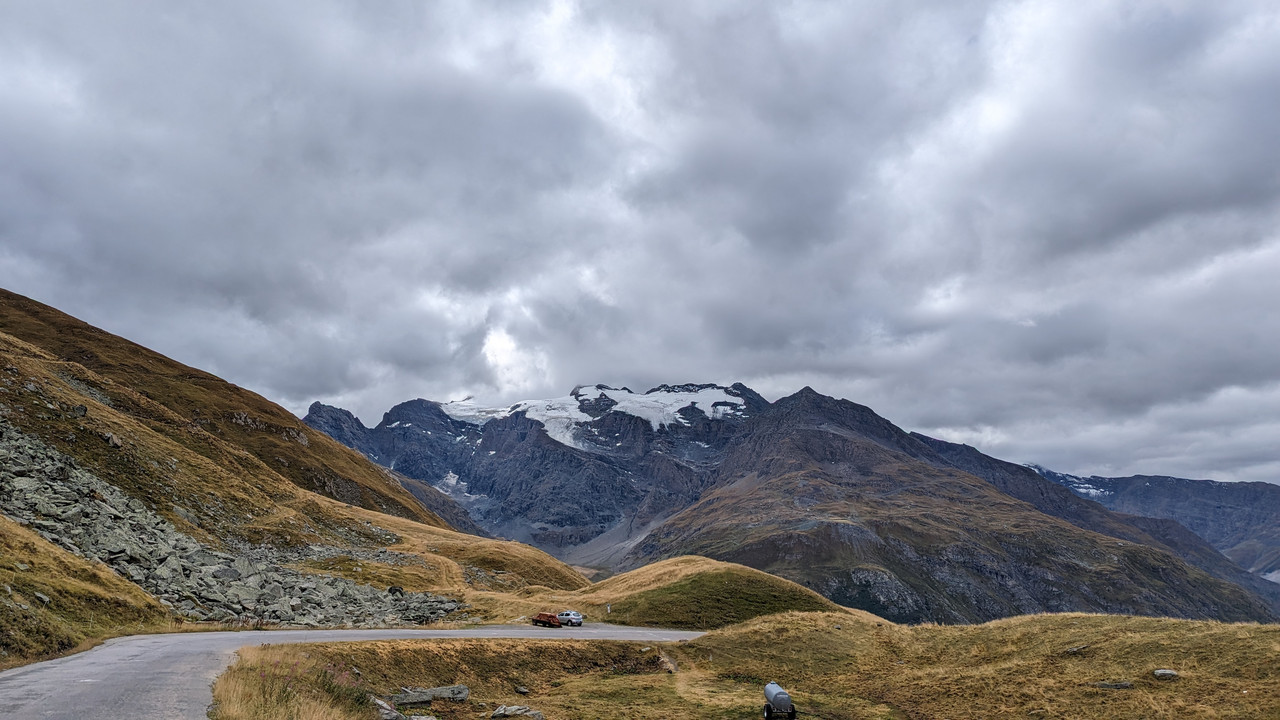 Route des grandes alpes en 718 spyder J1-descente-iseran-5